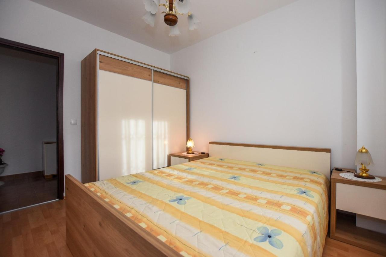 Apartments Luce - Family Friendly & Parking Паг Экстерьер фото