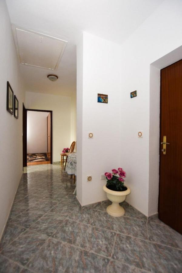 Apartments Luce - Family Friendly & Parking Паг Экстерьер фото