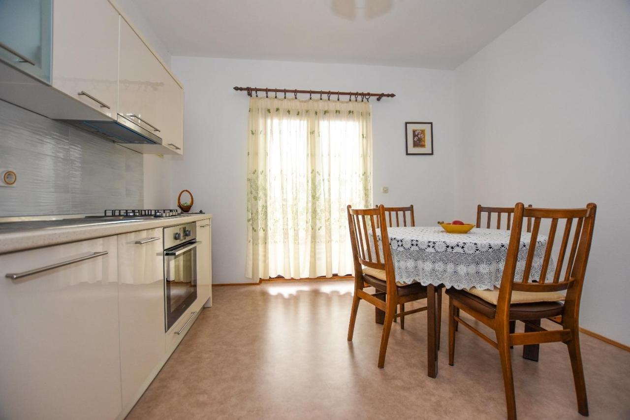 Apartments Luce - Family Friendly & Parking Паг Экстерьер фото