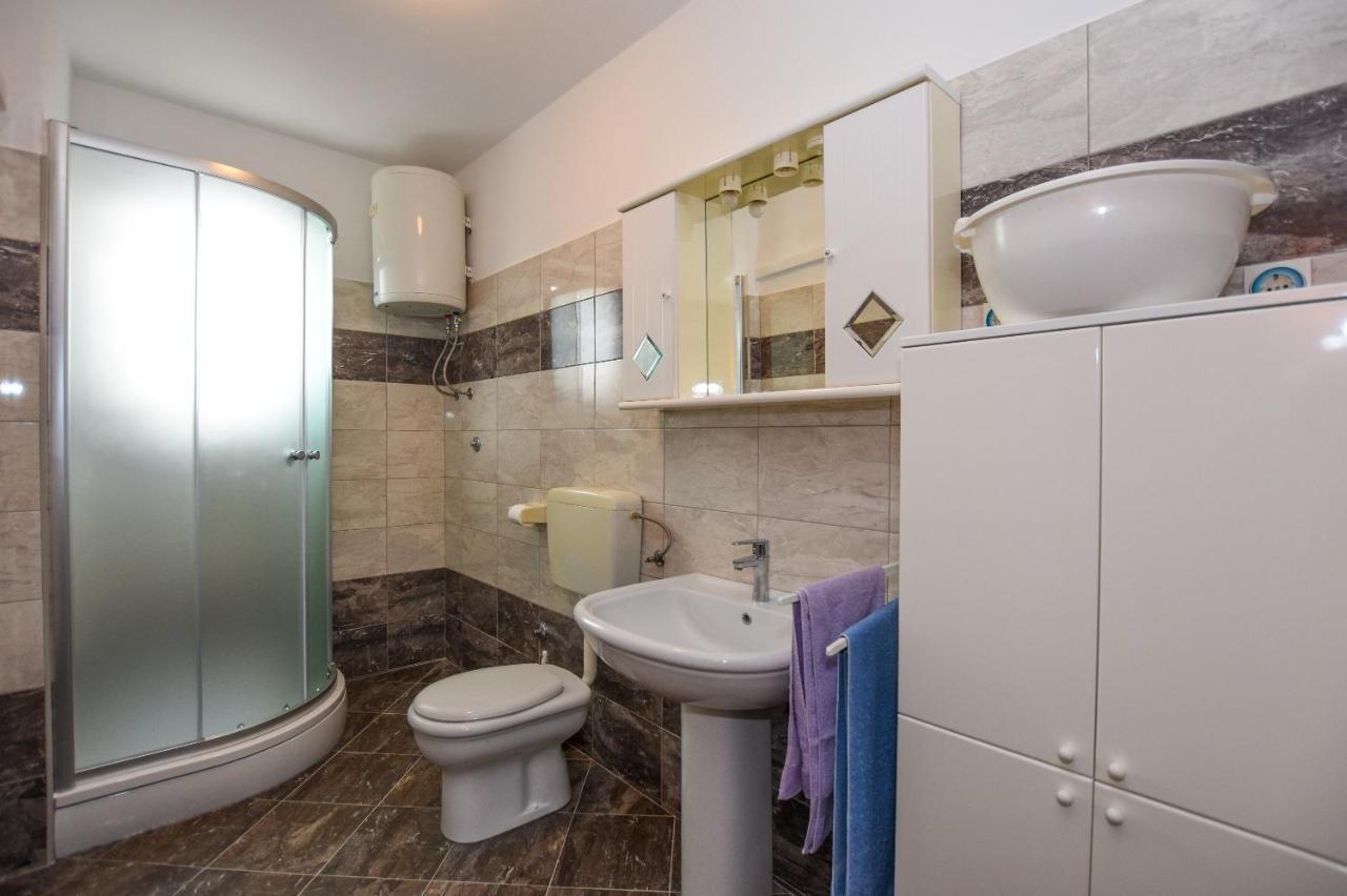 Apartments Luce - Family Friendly & Parking Паг Экстерьер фото