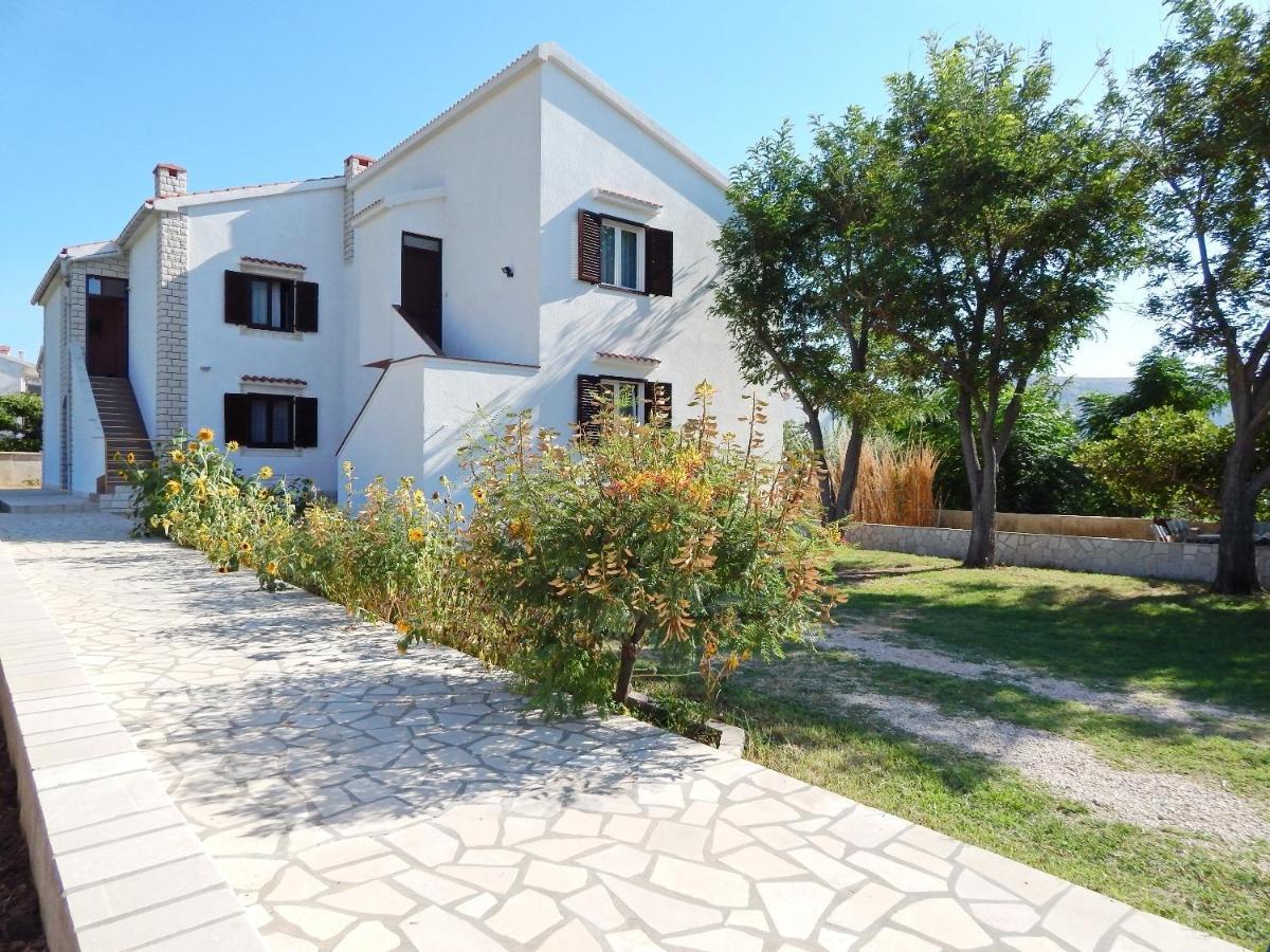 Apartments Luce - Family Friendly & Parking Паг Экстерьер фото