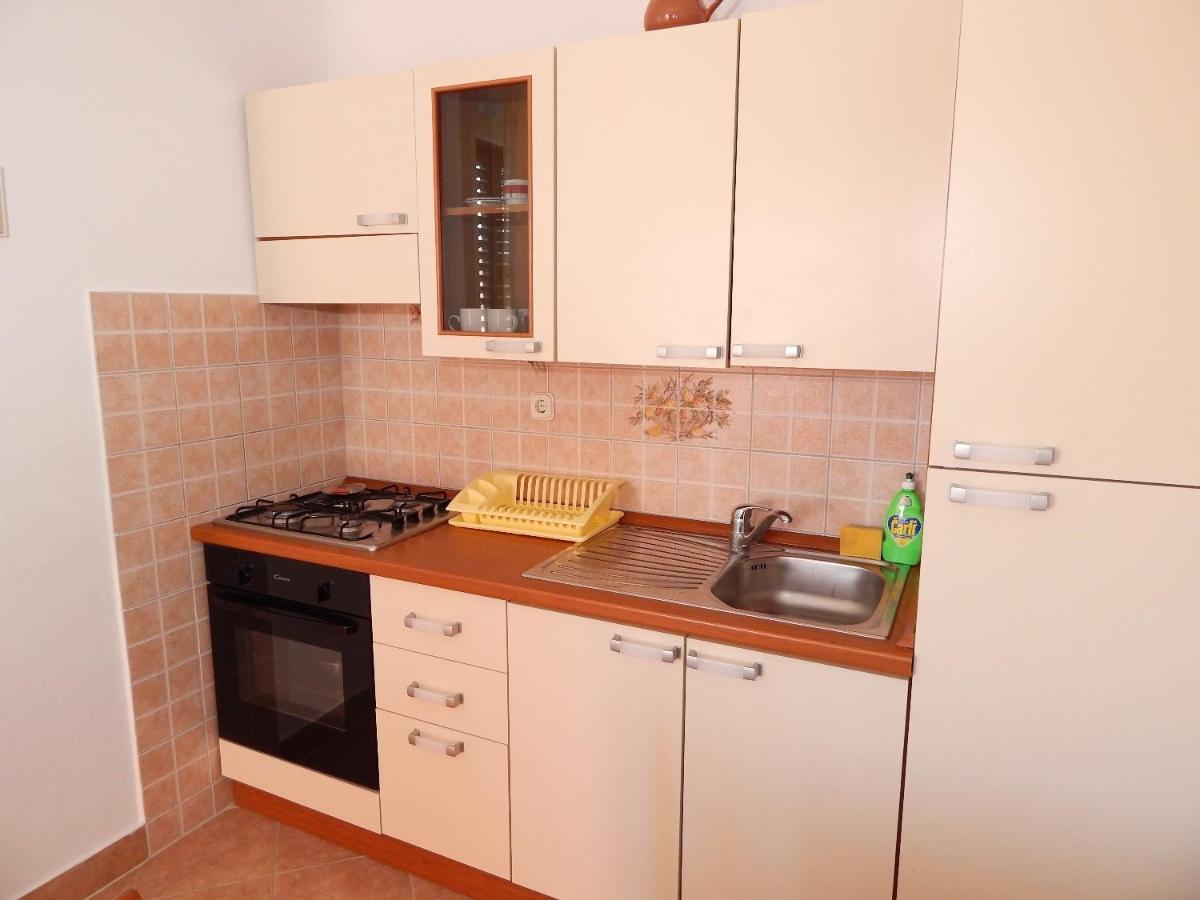 Apartments Luce - Family Friendly & Parking Паг Экстерьер фото