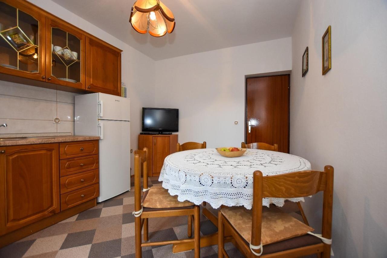 Apartments Luce - Family Friendly & Parking Паг Экстерьер фото