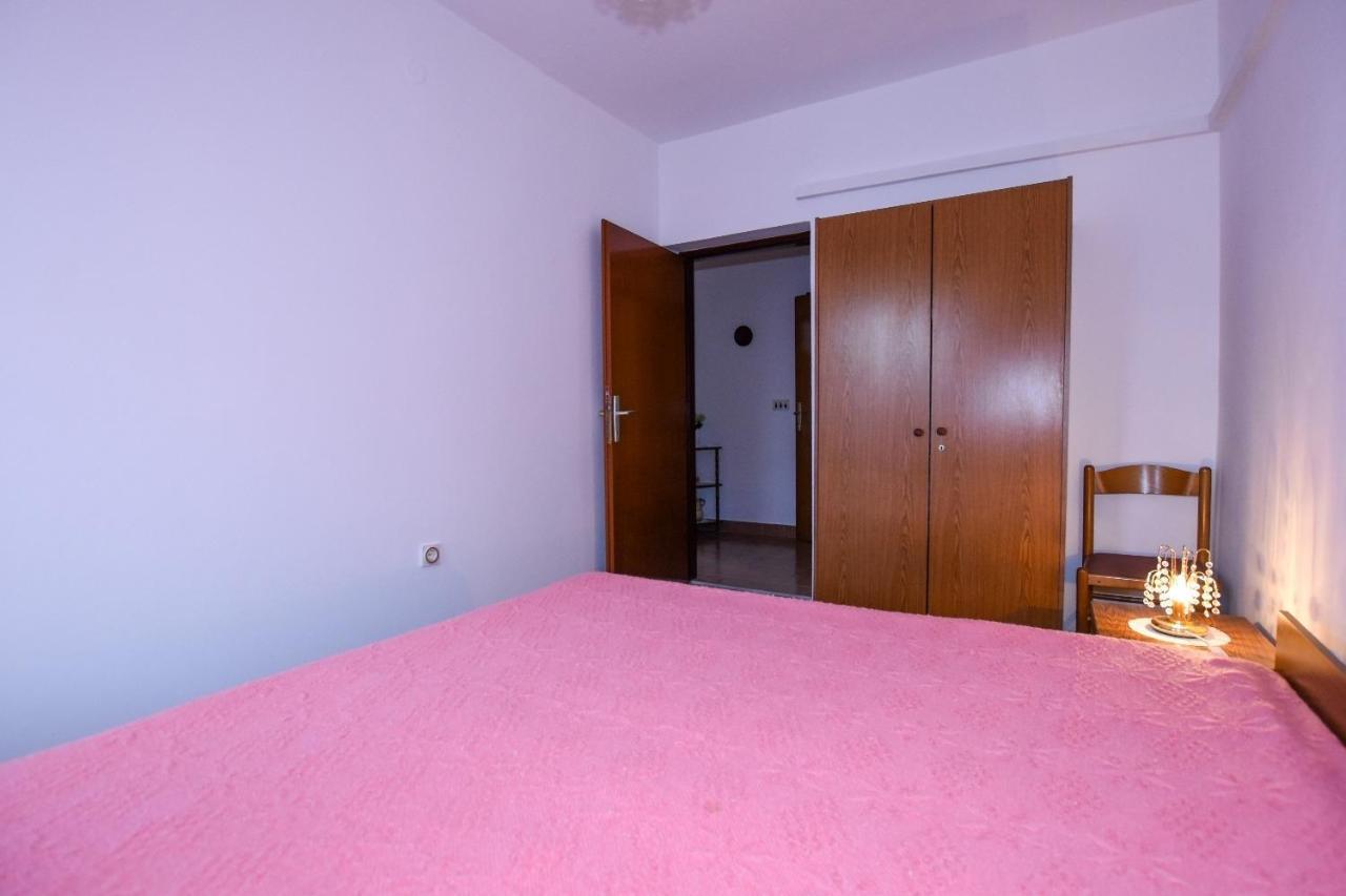 Apartments Luce - Family Friendly & Parking Паг Экстерьер фото