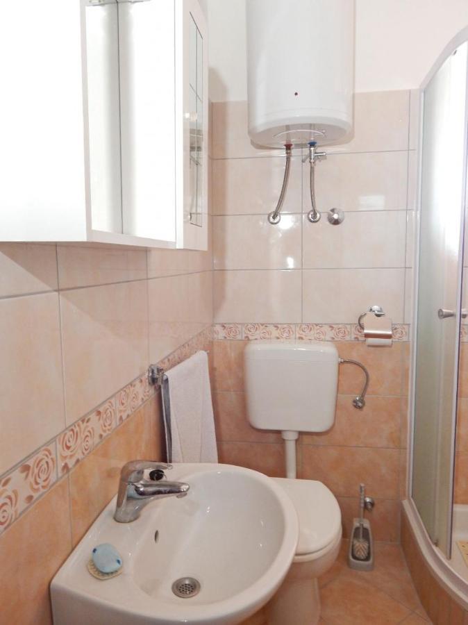 Apartments Luce - Family Friendly & Parking Паг Экстерьер фото