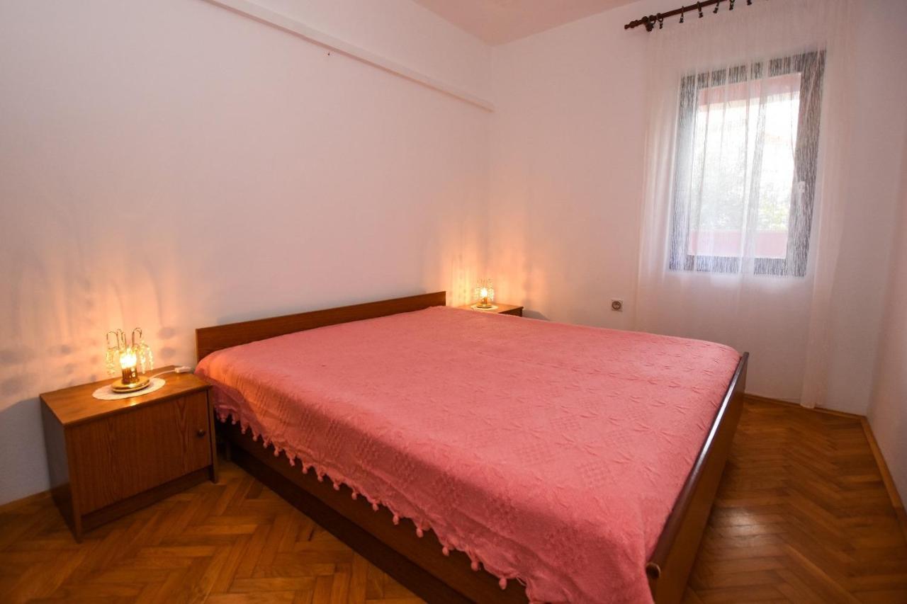Apartments Luce - Family Friendly & Parking Паг Экстерьер фото